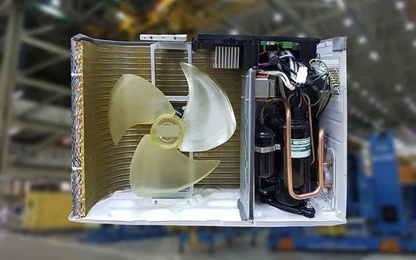 Máy lạnh rò rỉ nước do dàn ngưng tụ gặp vấn đề