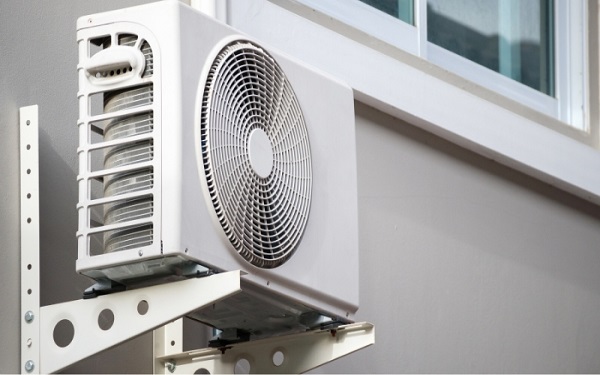 Phơi quần áo gần cục nóng điều hòa có thể gây hại cho thiết bị