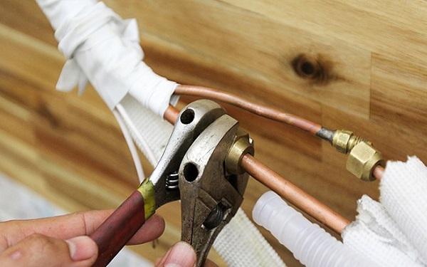 Độ dài ống đồng nối giữa dàn nóng và dàn lạnh phải tuân thủ yêu cầu hãng đề ra